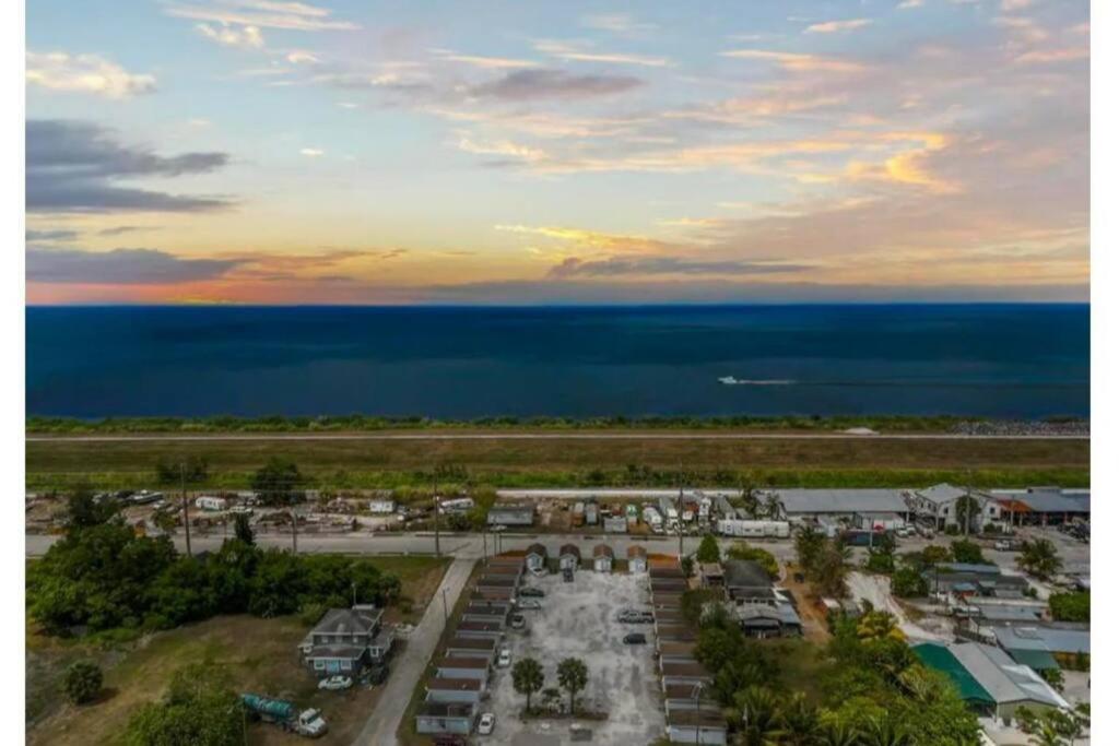 Apartment Inviting Oasis - Cozy, Spotless, And Comfortable Pahokee